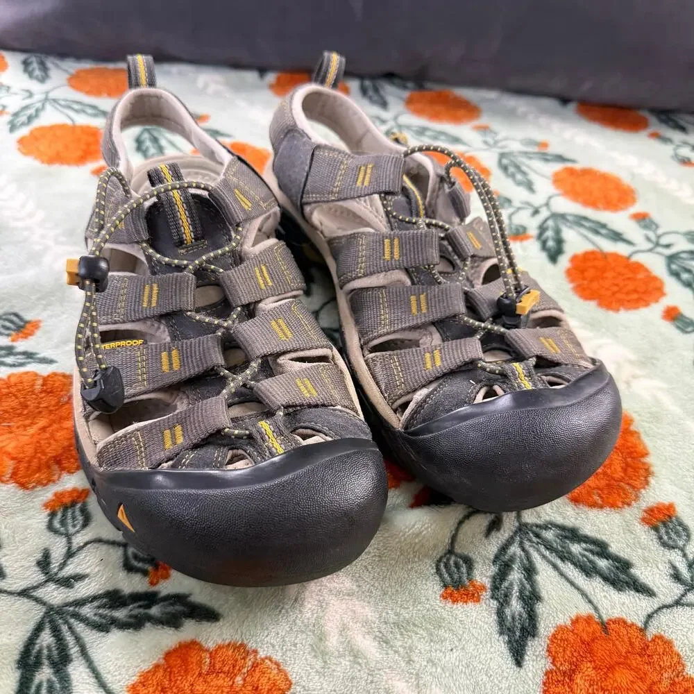 Keen Newport H2 Sandals Hiking Water Shoes Brown men's 9 Raven Aluminum